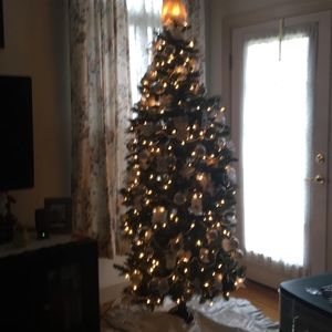 Meet your Posher, Vallie